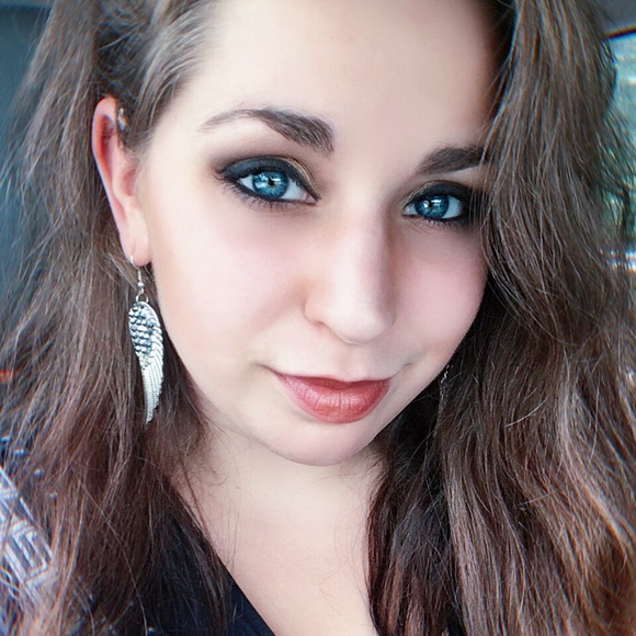 Meet your Posher, Beckey - Picture 3 of 8